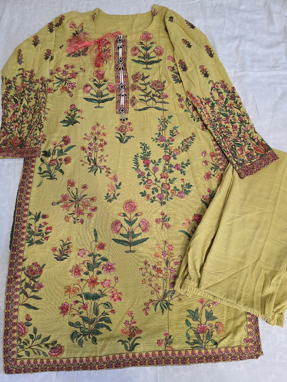 Hussain Rehar | Winter Shawl Khaddar 3 Piece Embroidered Suit - Picture 3 of 5